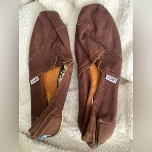 Toms Alpargata Classic Slip-On in brown
